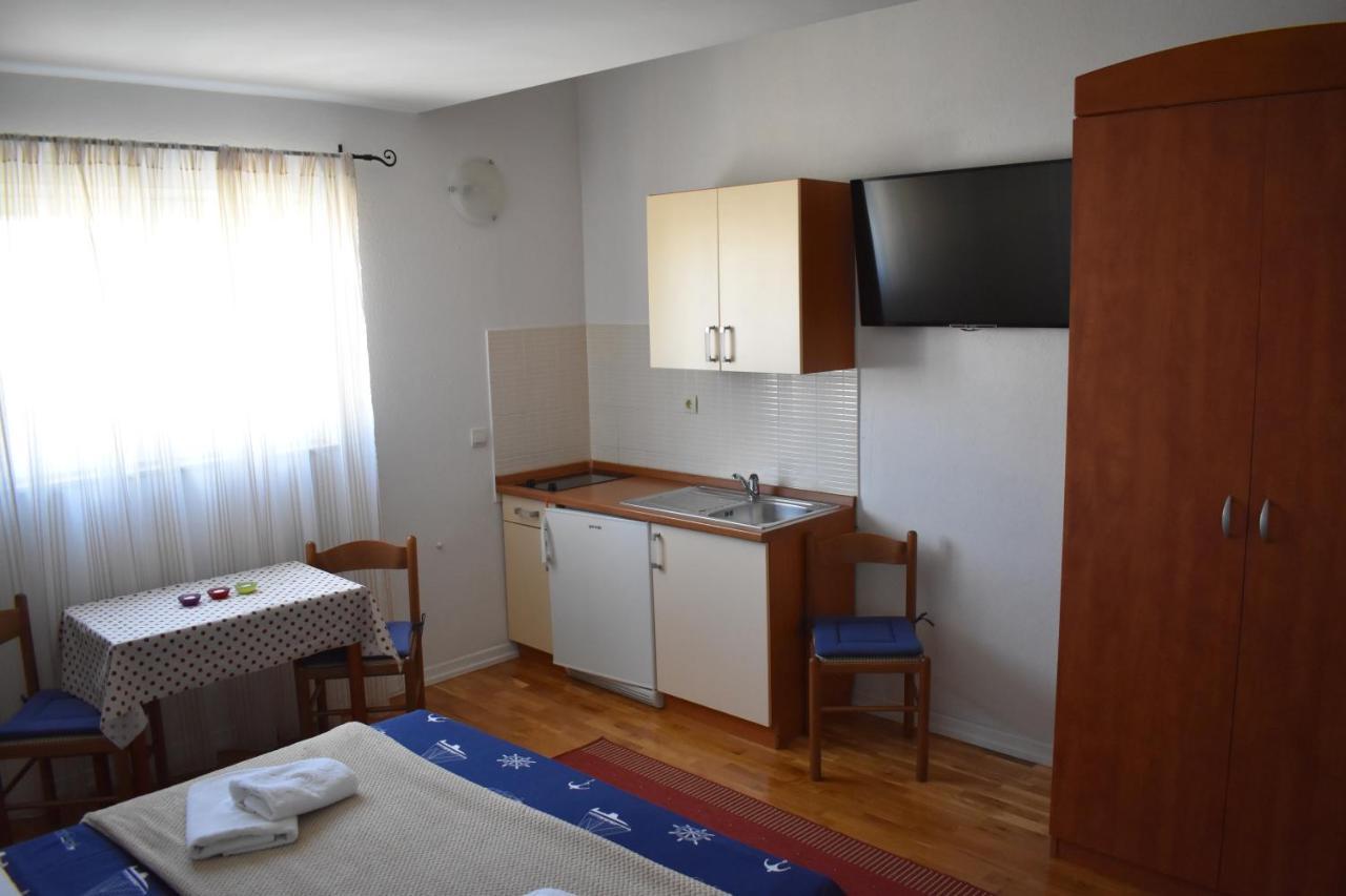 Apartments Bombonin Makarska Ngoại thất bức ảnh