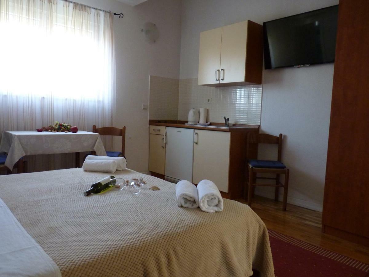 Apartments Bombonin Makarska Ngoại thất bức ảnh